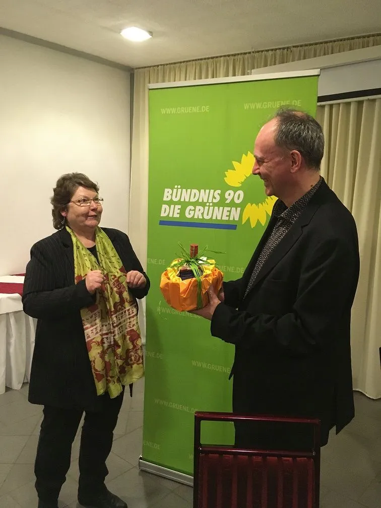 grueneaschergeschenk.jpg