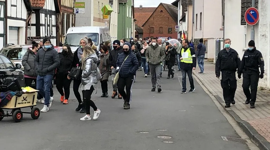 Bruchköbel: 2. Querdenker-"Spaziergang" ohne Zwischenfälle