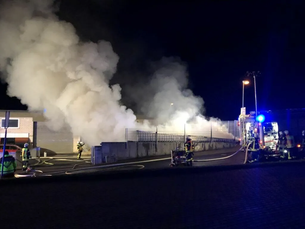 Freigericht: Feuer in Gewerbebetrieb in Somborn