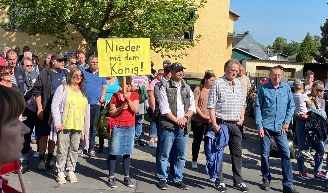 Protest in Hasselroth gegen geplanten Reichsbürger-Standort
