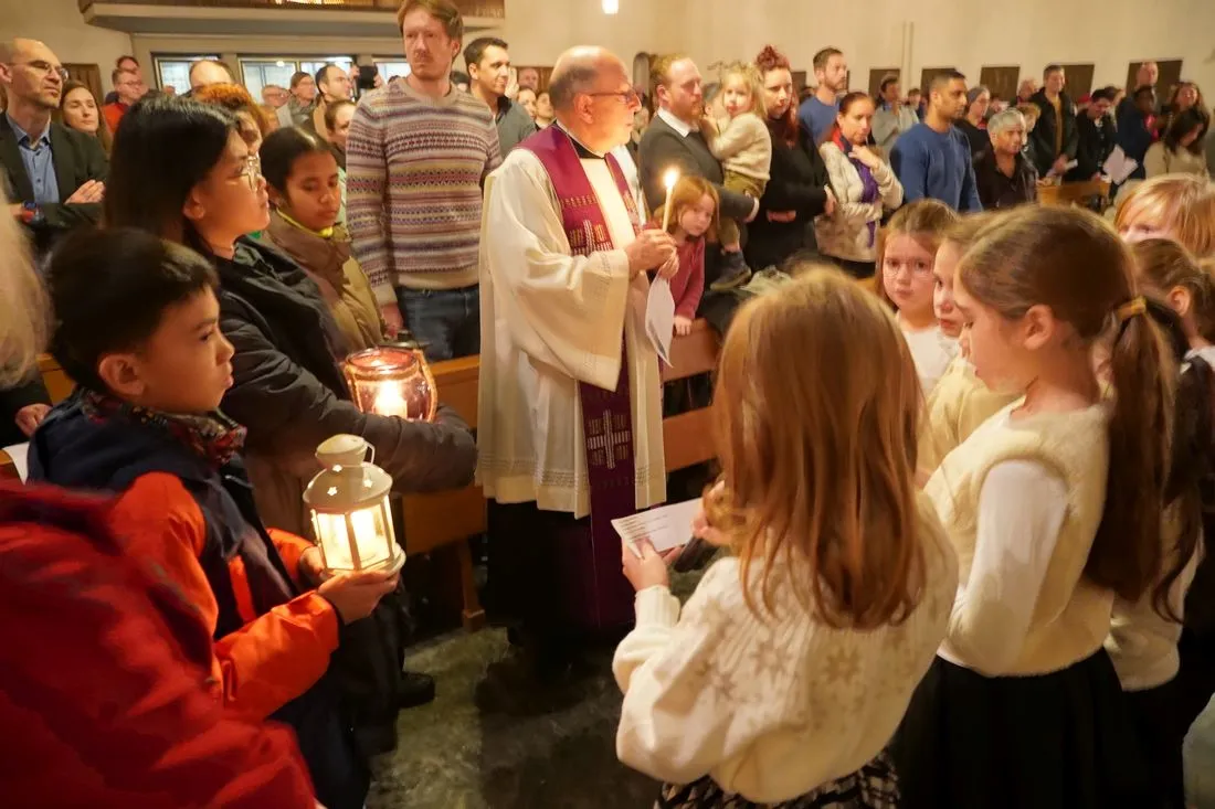 Ankunft des Friedenslichtes aus Betlehem in Hanau