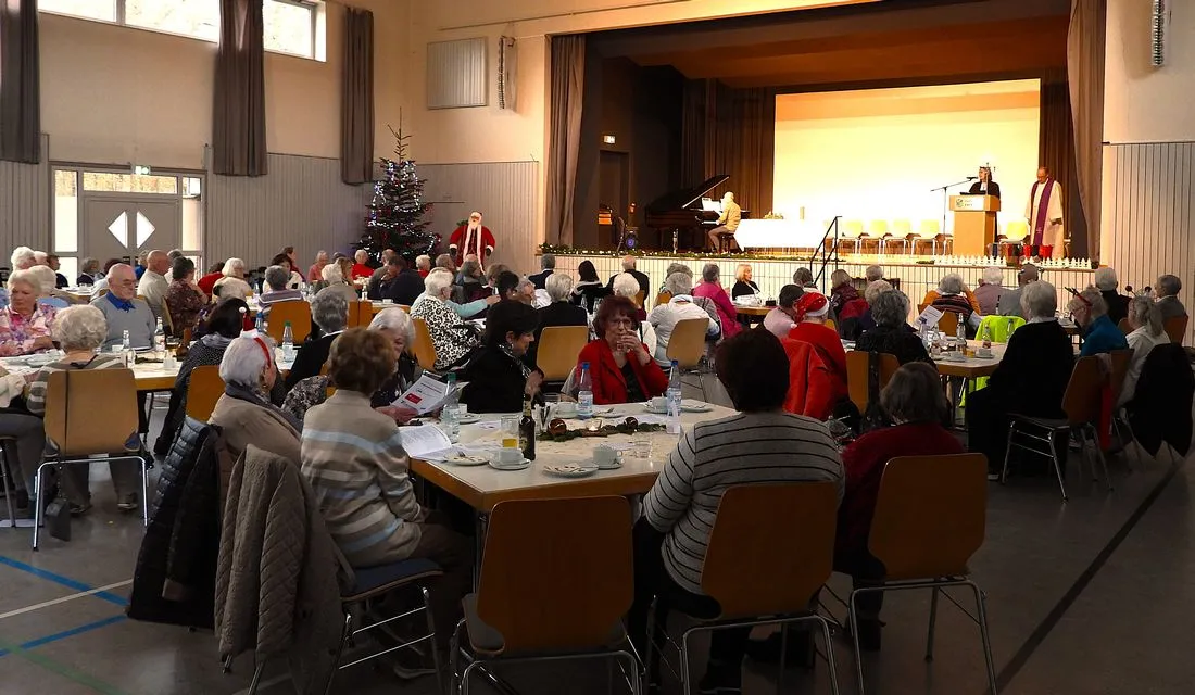 Gut besuchte Senioren-Adventsfeier in der Erlenhalle