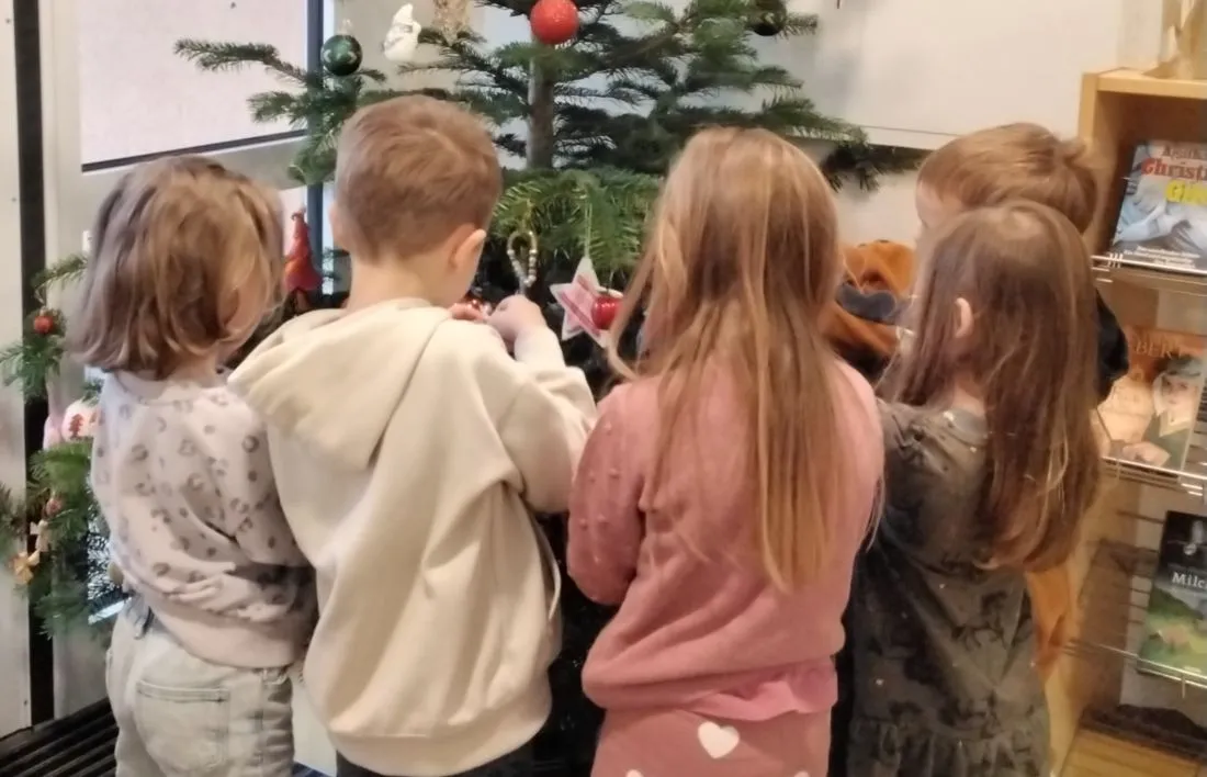 Höchster Frösche: Nachhaltiger Weihnachtsbaumschmuck