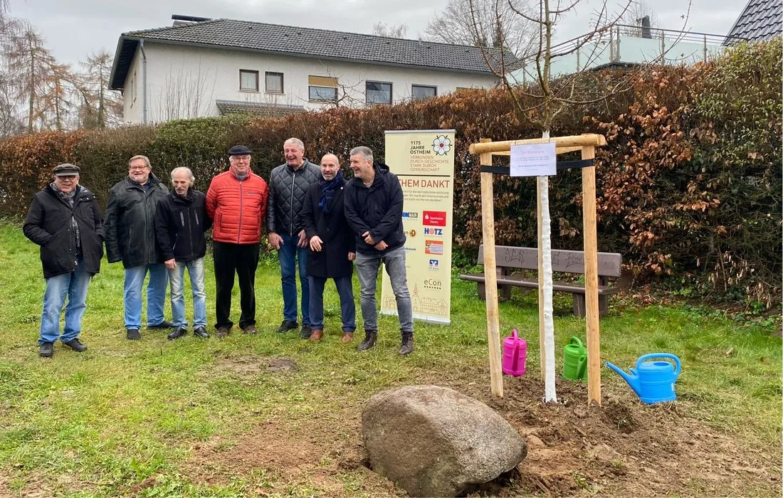 Baum der Erinnerung gepflanzt