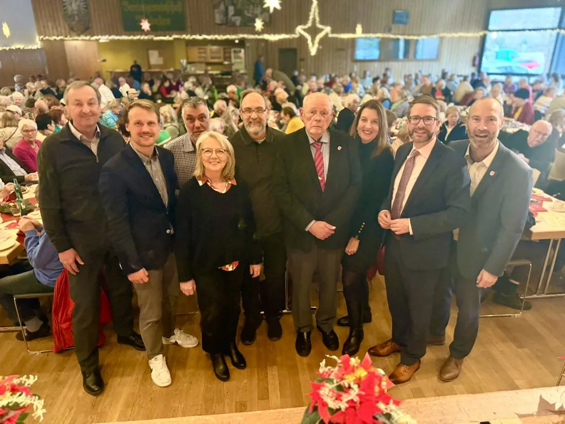 Senioren-Weihnachtscafé der SPD: Über 250 Gäste aus allen fünf Stadtteilen