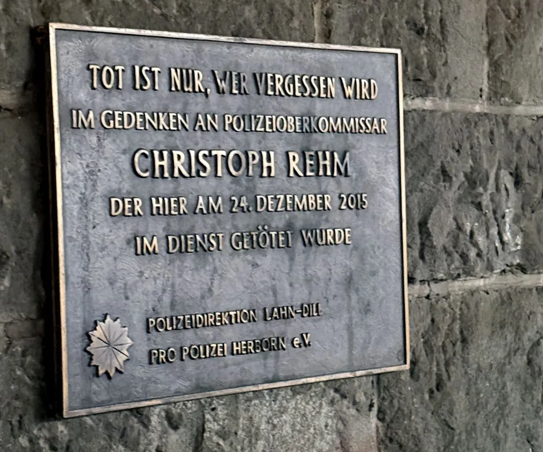 Vor 10 Jahren: Polizeibeamter Christoph Rehm an Heilig Abend bei Fahrscheinkontrolle erstochen