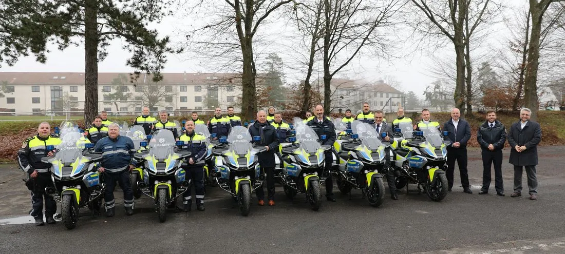 30 neue Polizeikräder an Landeskradstaffel übergeben