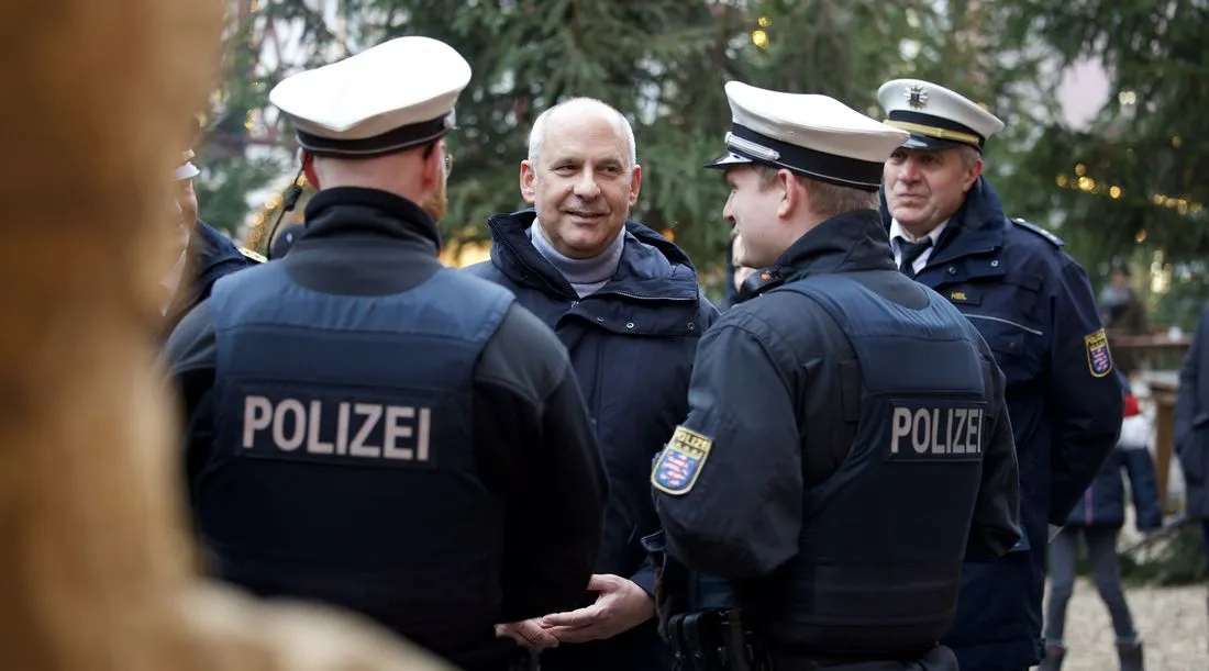 Innenminister zieht positive Sicherheitsbilanz auf Hessens Weihnachtsmärkten