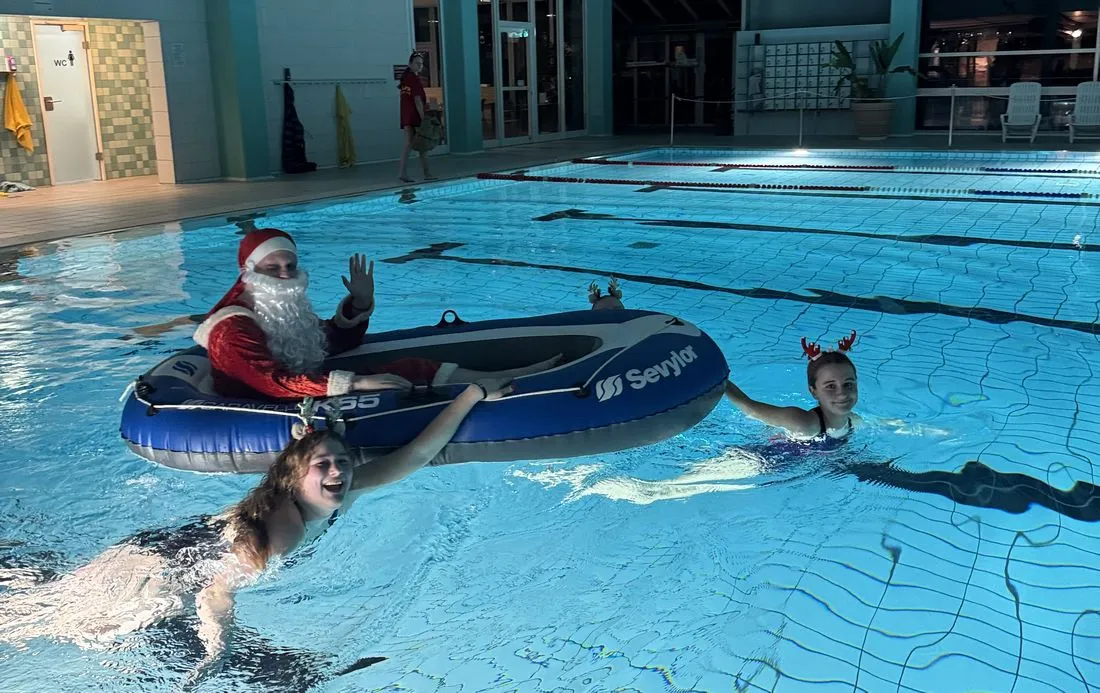 DLRG: Weihnachtsmann belohnt Kinder für regelmäßige Teilnahme am Training