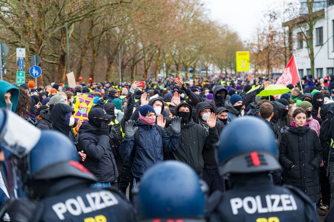 Erhebliches Gewaltpotential bei Aktionen gegen Gründung der AfD-Jugendorganisation