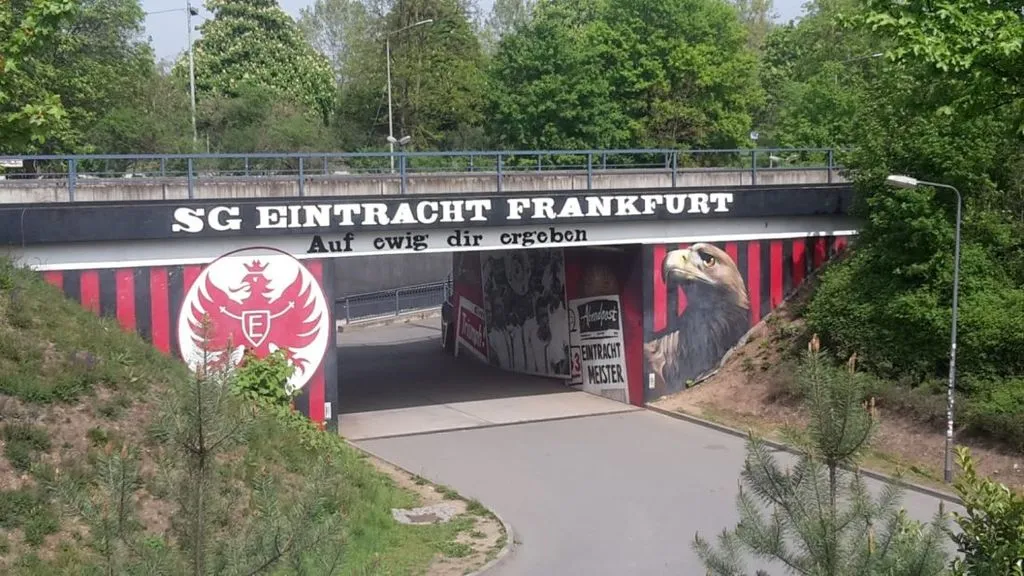 UEFA-Urteil gegen Eintracht Frankfurt: Zwei Auswärtsspiele ohne Fans