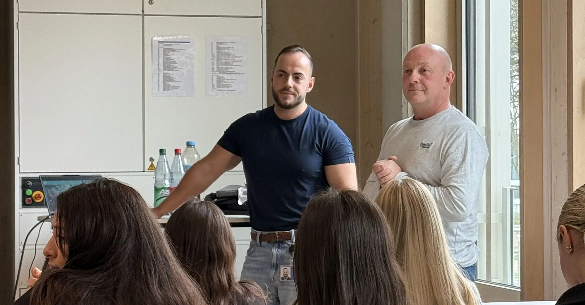 Besonderer Besuch im Wahlunterricht „Kriminalbiologie“
