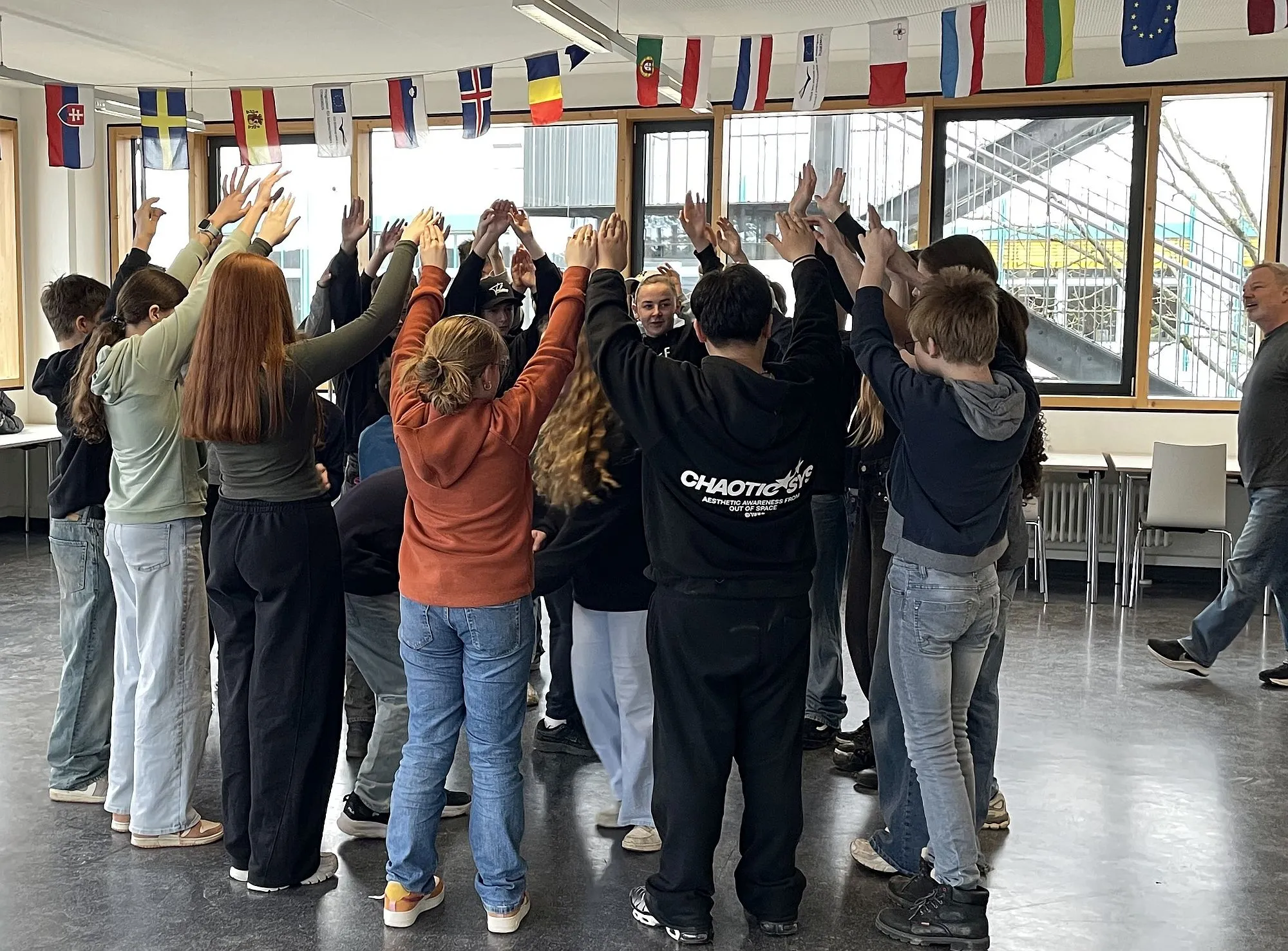 Bühne frei: Kopernikusschule erlebt englischsprachigen Theaterworkshop