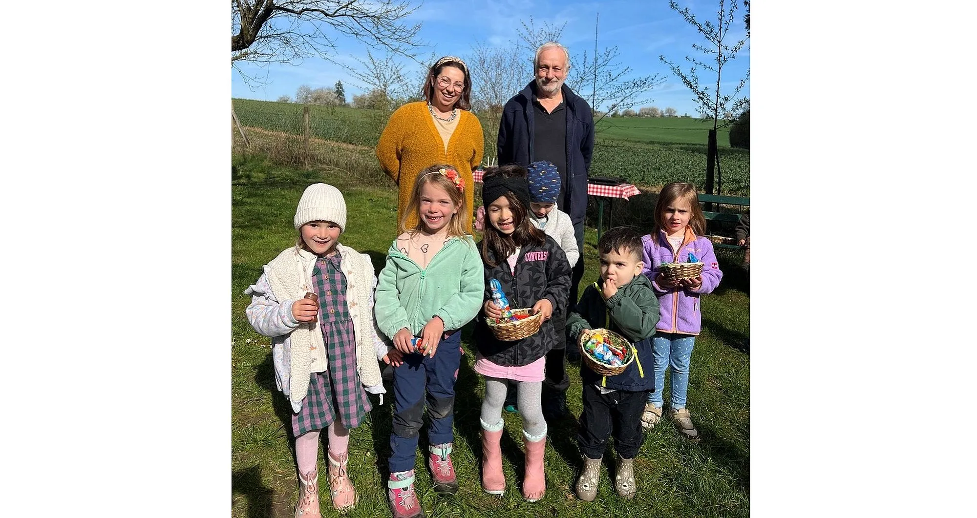 Kita-Naturgruppe Feldhasen suchen Osternester