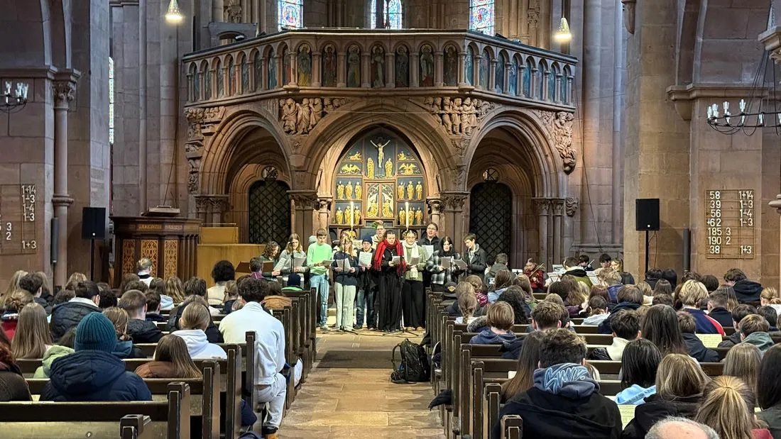 Traditioneller Schulgottesdienst am Grimmels zum Aschermittwoch
