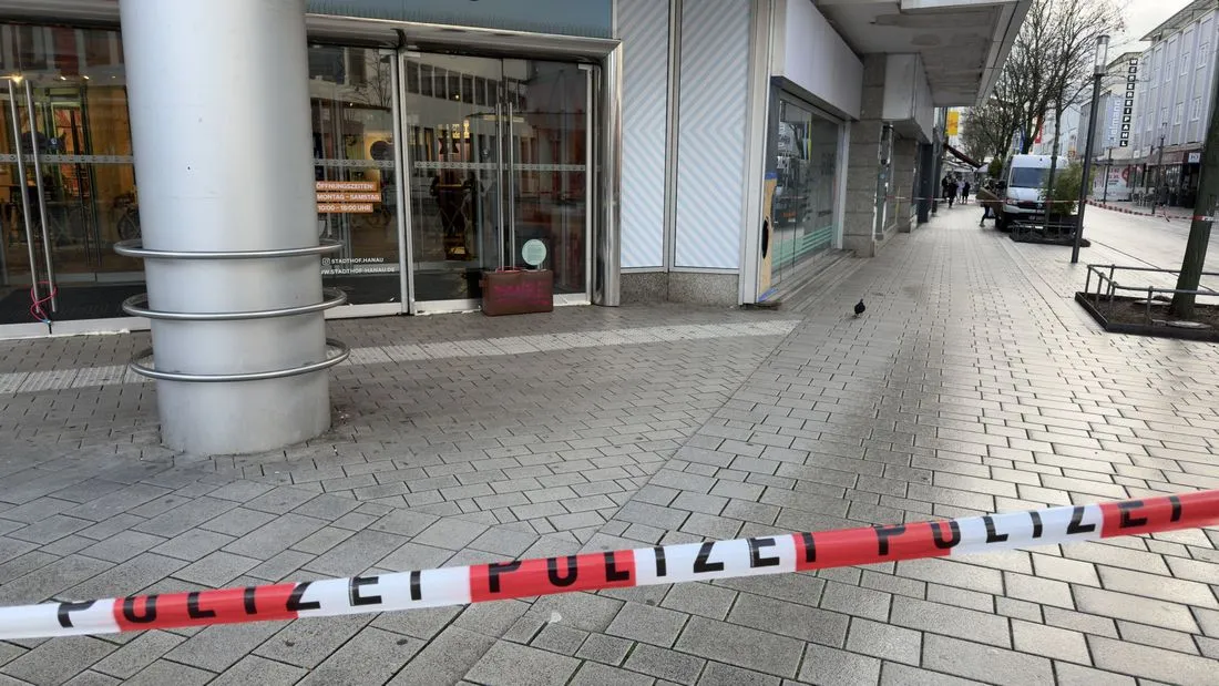 "Bomben"-Koffer vor Hanauer Stadthof: "Scherz verdient strafrechtliche Verfolgung"