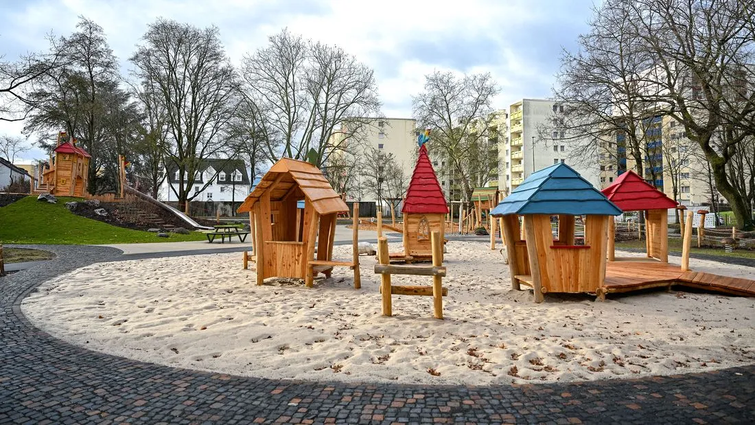 Neugestalteter Spielplatz „Brüderchen und Schwesterchen“ wird eröffnet