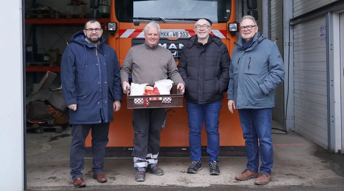 Kräppel-Spende für außergewöhnlichen Wintereinsatz des Bauhofes
