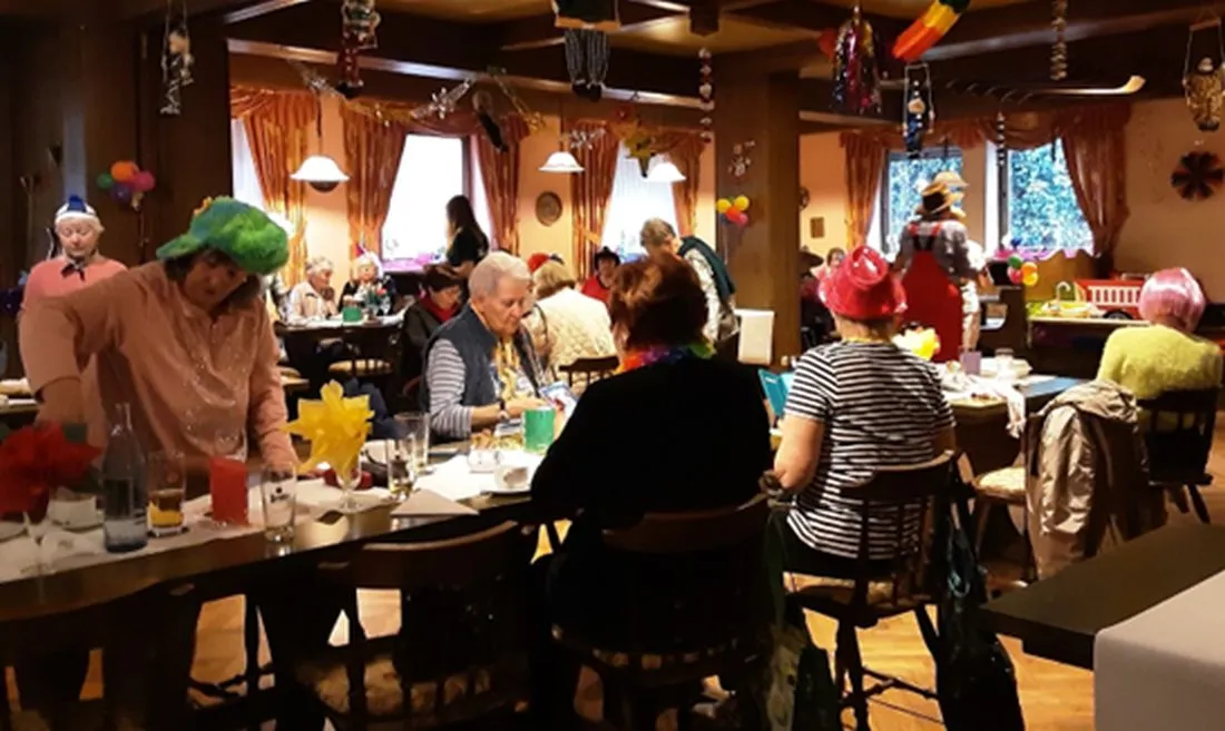 Fetzige Musik beim Seniorenfasching