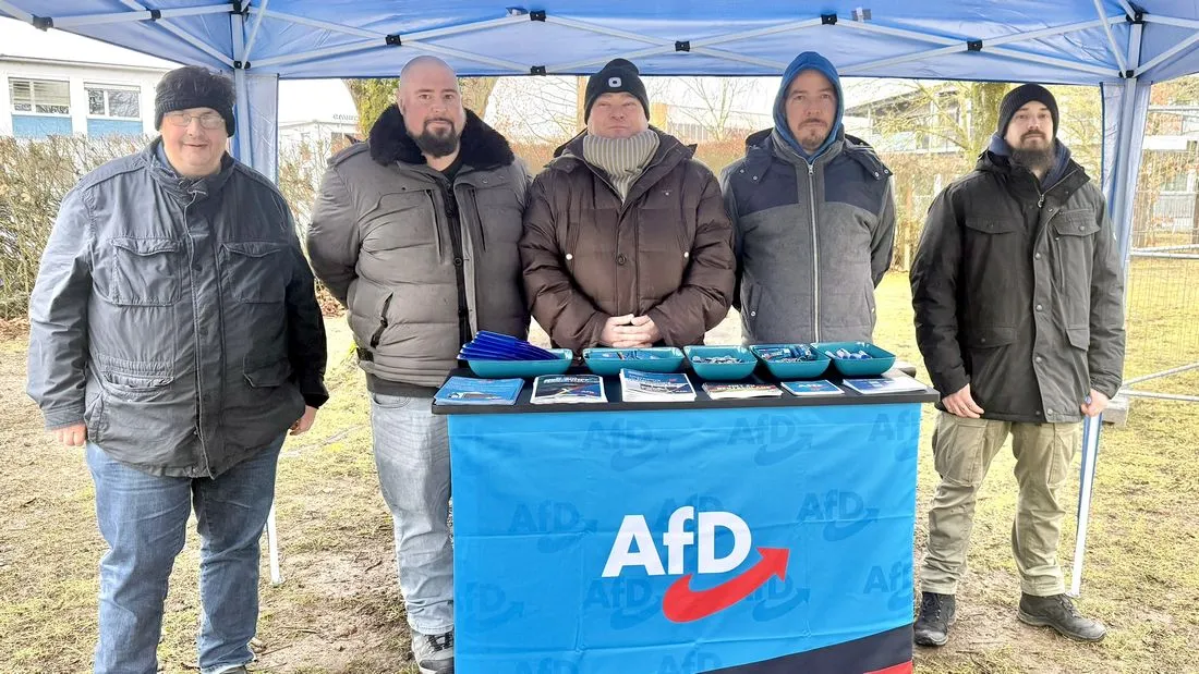 Infostand in Niedermittlau: AfD-Kandidaten stellen Positionen vor