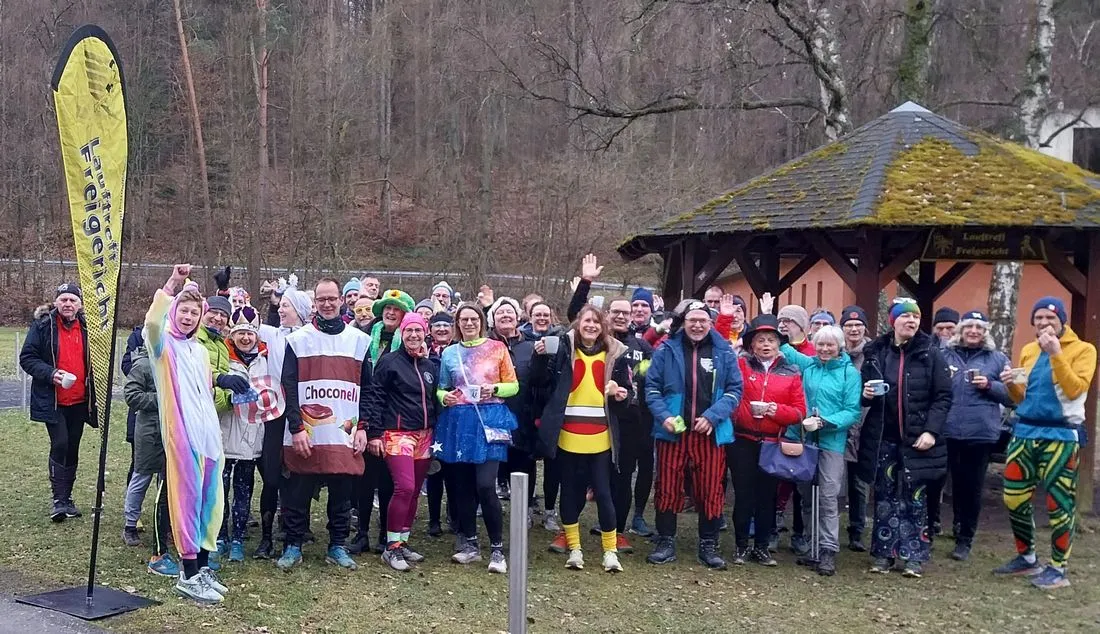Lauftreff Freigericht kombiniert Faschingslauf mit Valentinsgruß