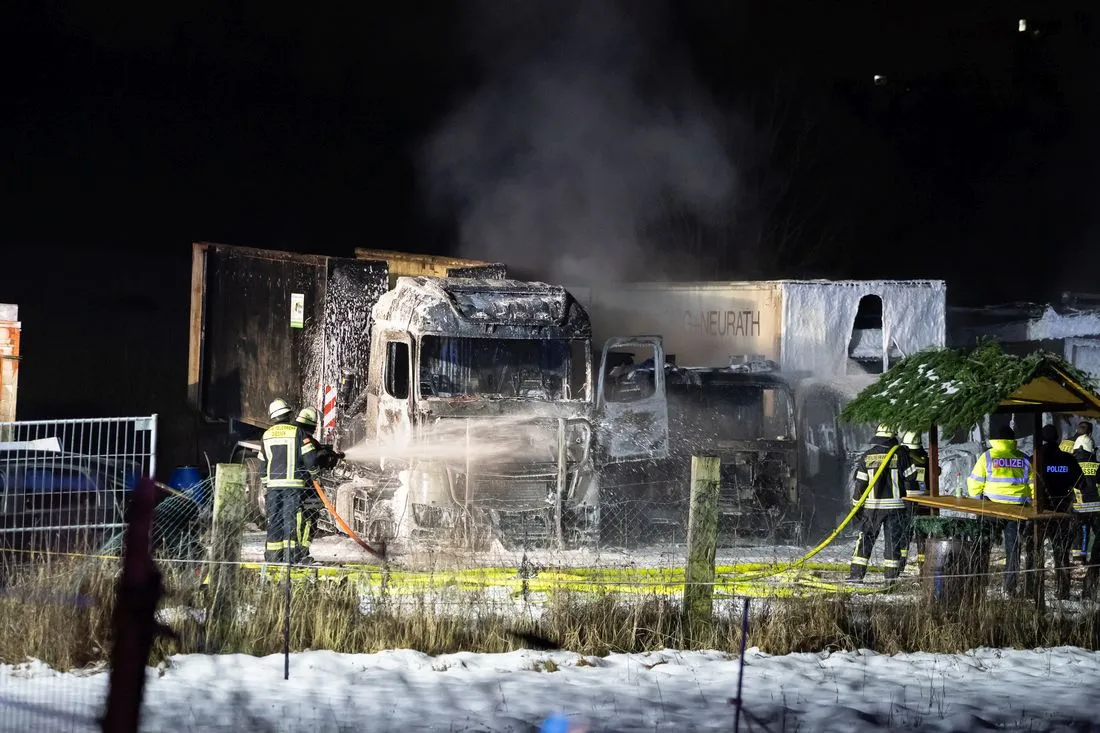 Hessen: Vier Lkw in Gießen ausgebrannt