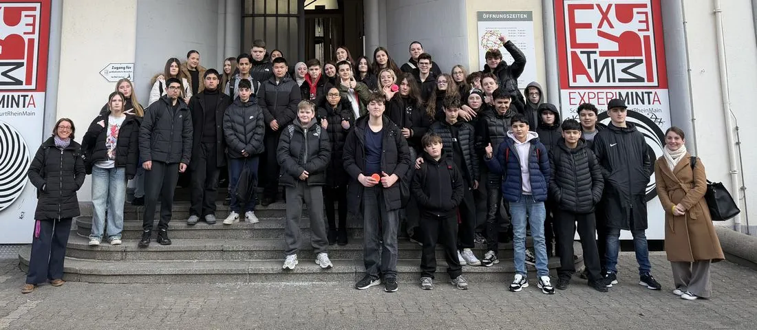 Erich Kästner-Schule entdeckt Wissenschaft im Experiminta