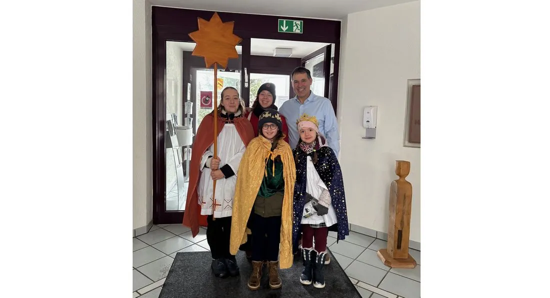 Besuch der Sternsinger im Rathaus: Hoffnung zum Jahresbeginn