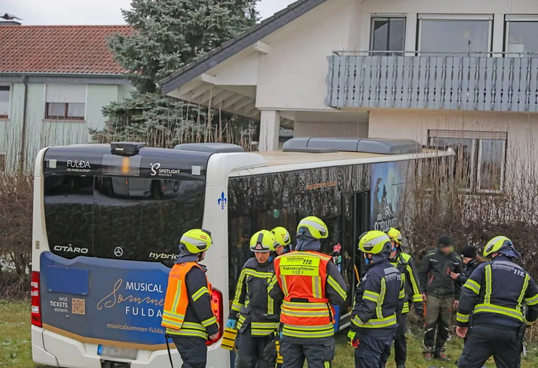 hauswandbusniesig az2