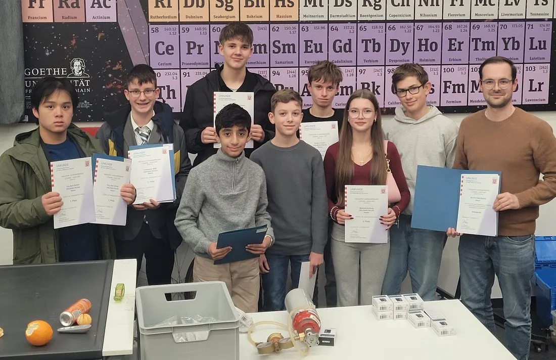 „Chemie – mach mit“: Landessieg für Hanauer Otto-Hahn-Schule