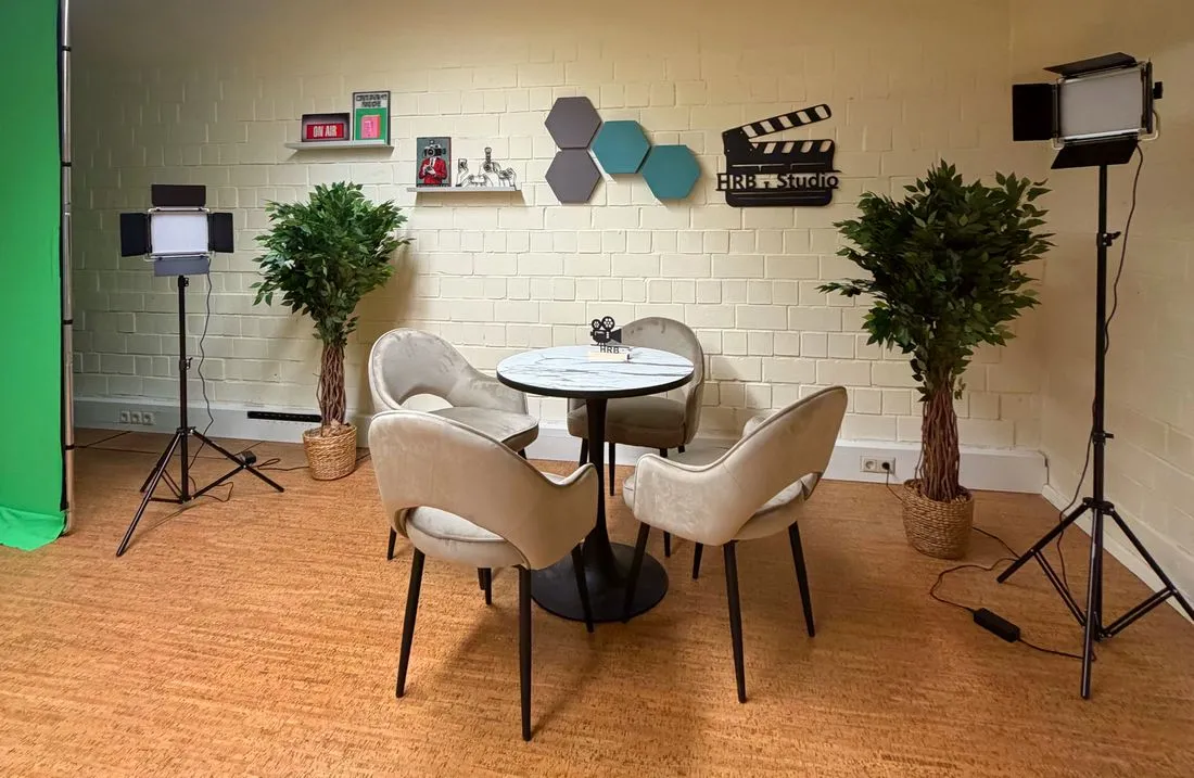 Medienkompetenz kreativ gestalten: Neues Filmstudio und Social-Media-Projekte