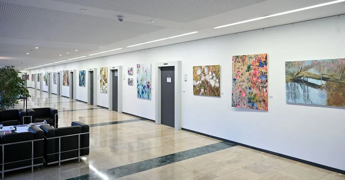 Verlängerung bis Mitte Februar: Ausstellung „Malerischer Ausflug“ im Rathaus