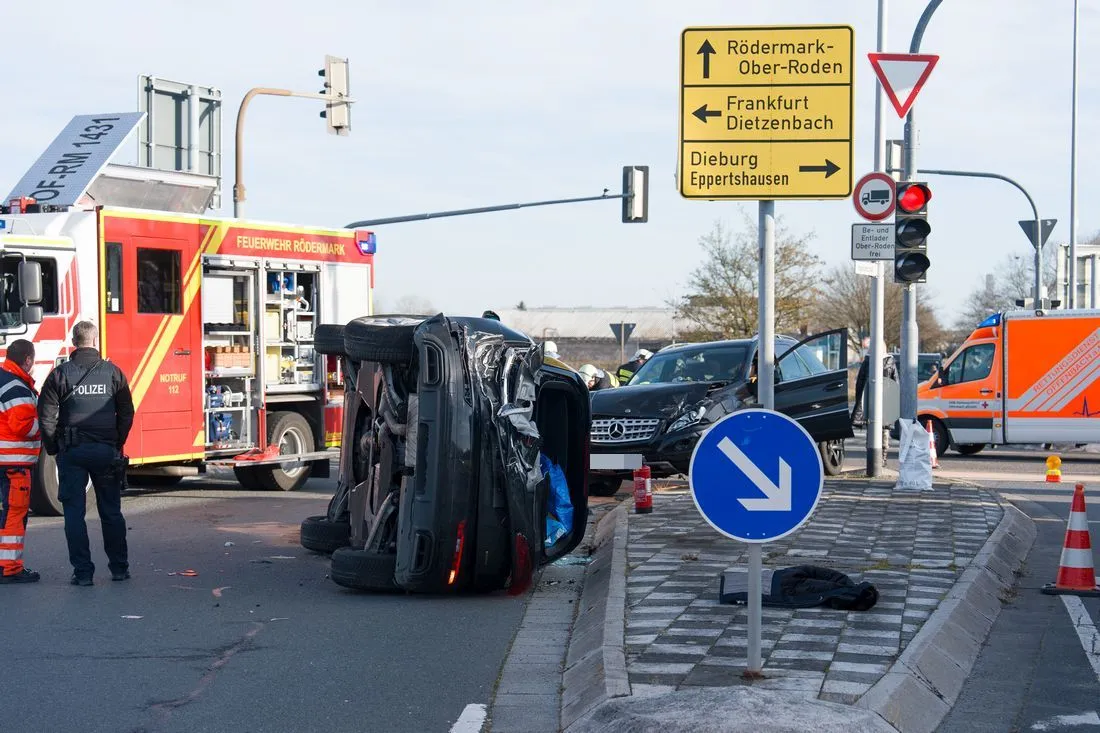Unfall in Rödermark: Drei Verletzte und 100.000 Euro Schaden