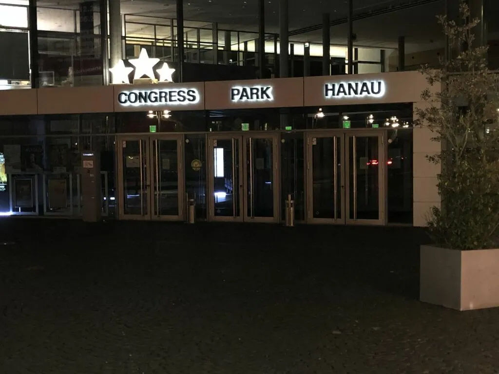 Gestatten Sie ihrem Kind einen pornografischen Film anzusehen?
