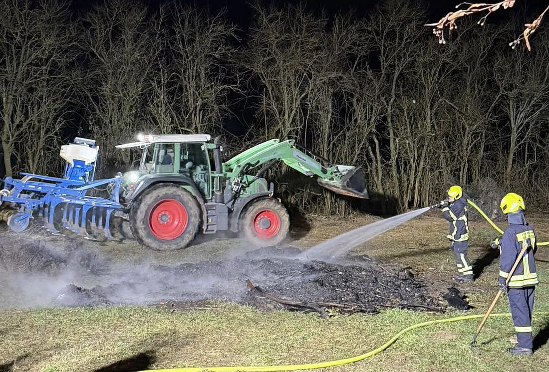 Ronneburg: Feuerwehr muss Nutzfeuer löschen