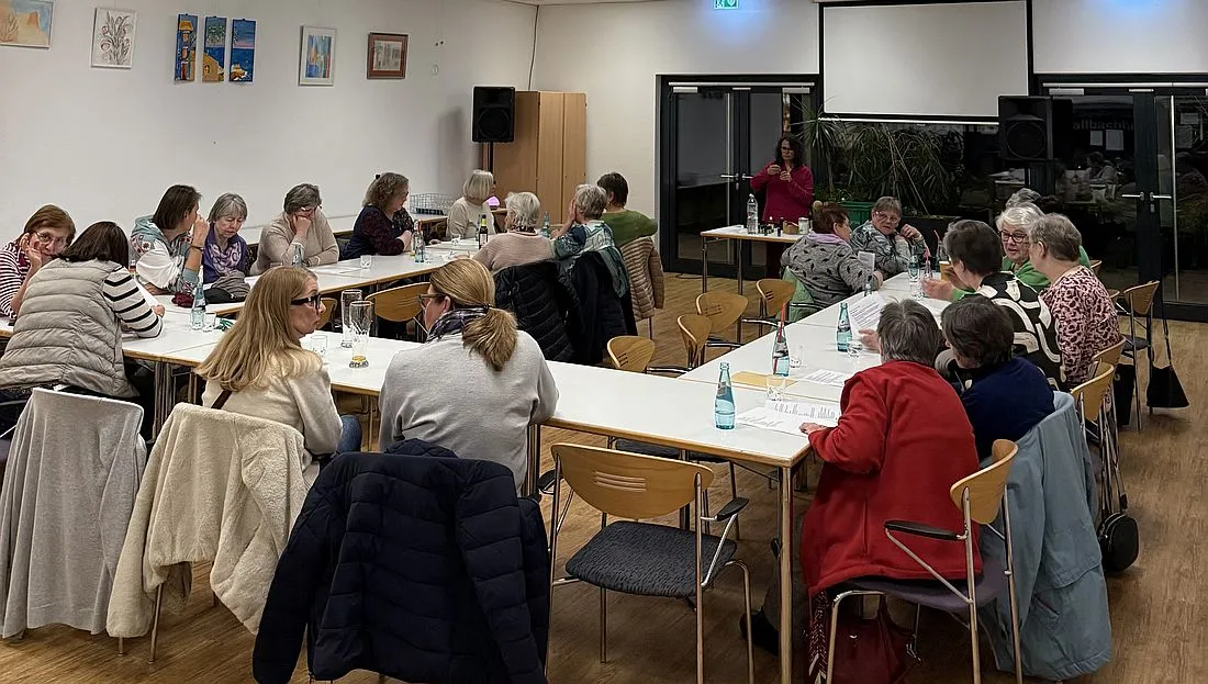 Landfrauen Ronneburg: Duftender Vortrag über ätherische Öle