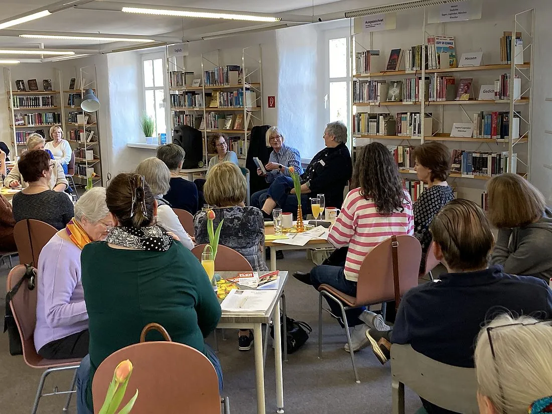 Bestseller und Geheimtipps bei „Book & Breakfast“