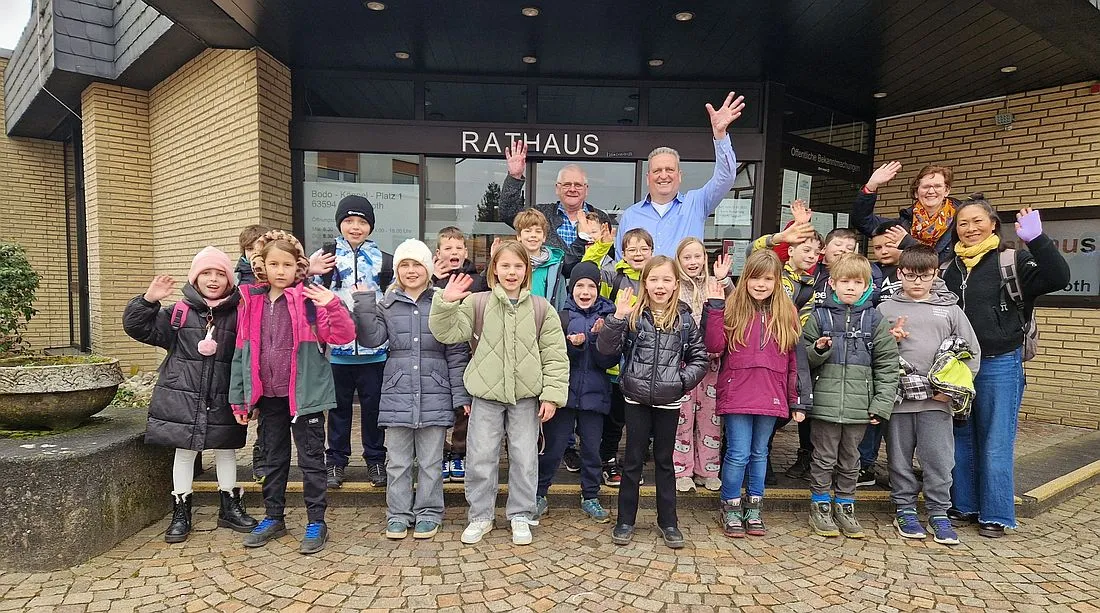 Hasselbachschule: 3. Klasse besucht das Rathaus