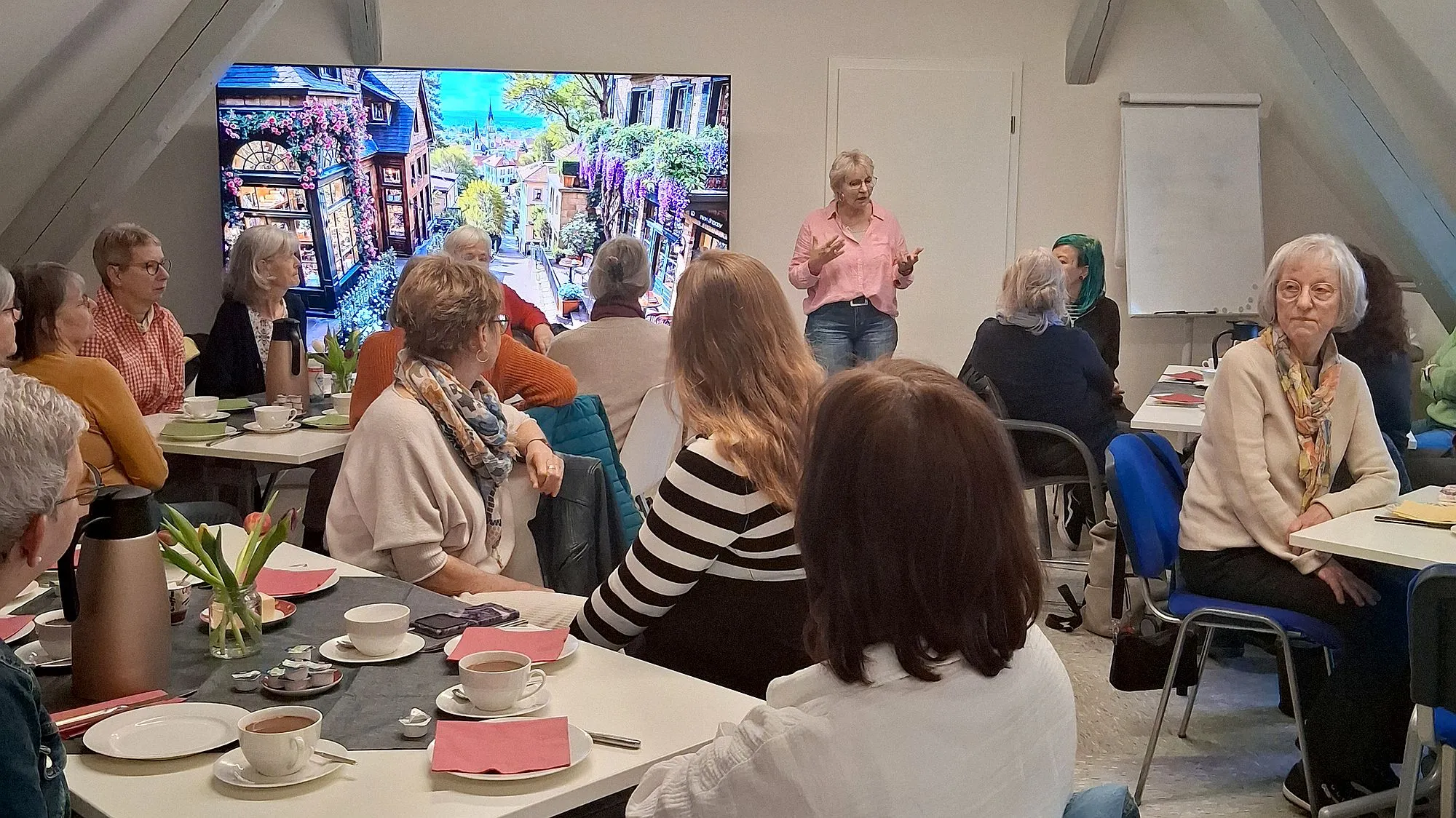 „Literarisches Frauenfrühstück“ in der Stadtbücherei