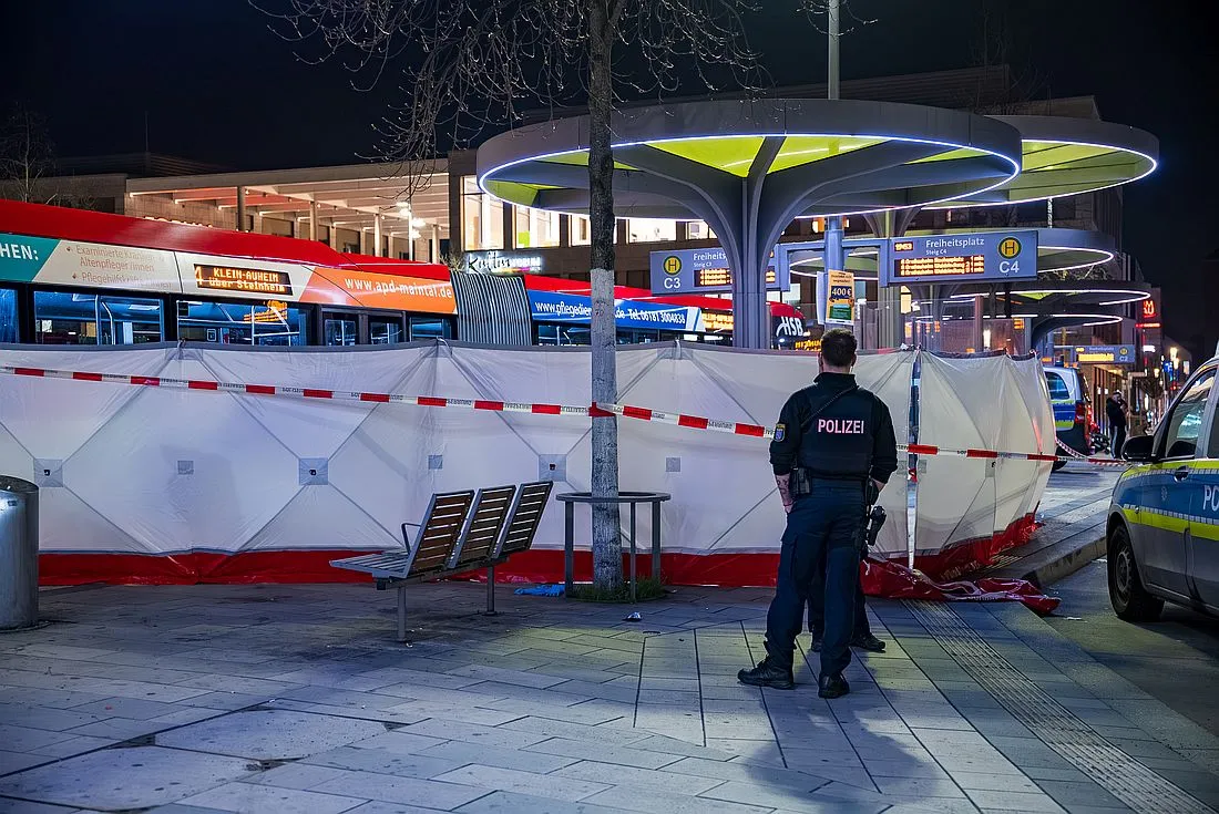 Nach Messerstichen in Hanau: Polizei schließt Notwehr nicht aus