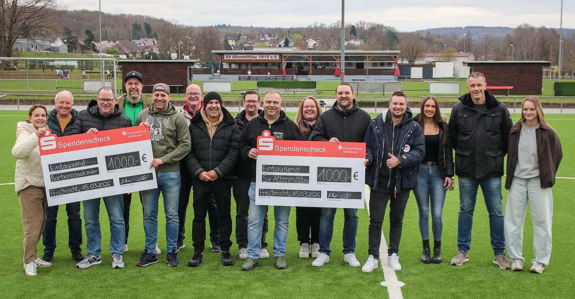 Onkelz-Party unter Freunden bringt 2.000 Euro für guten Zweck