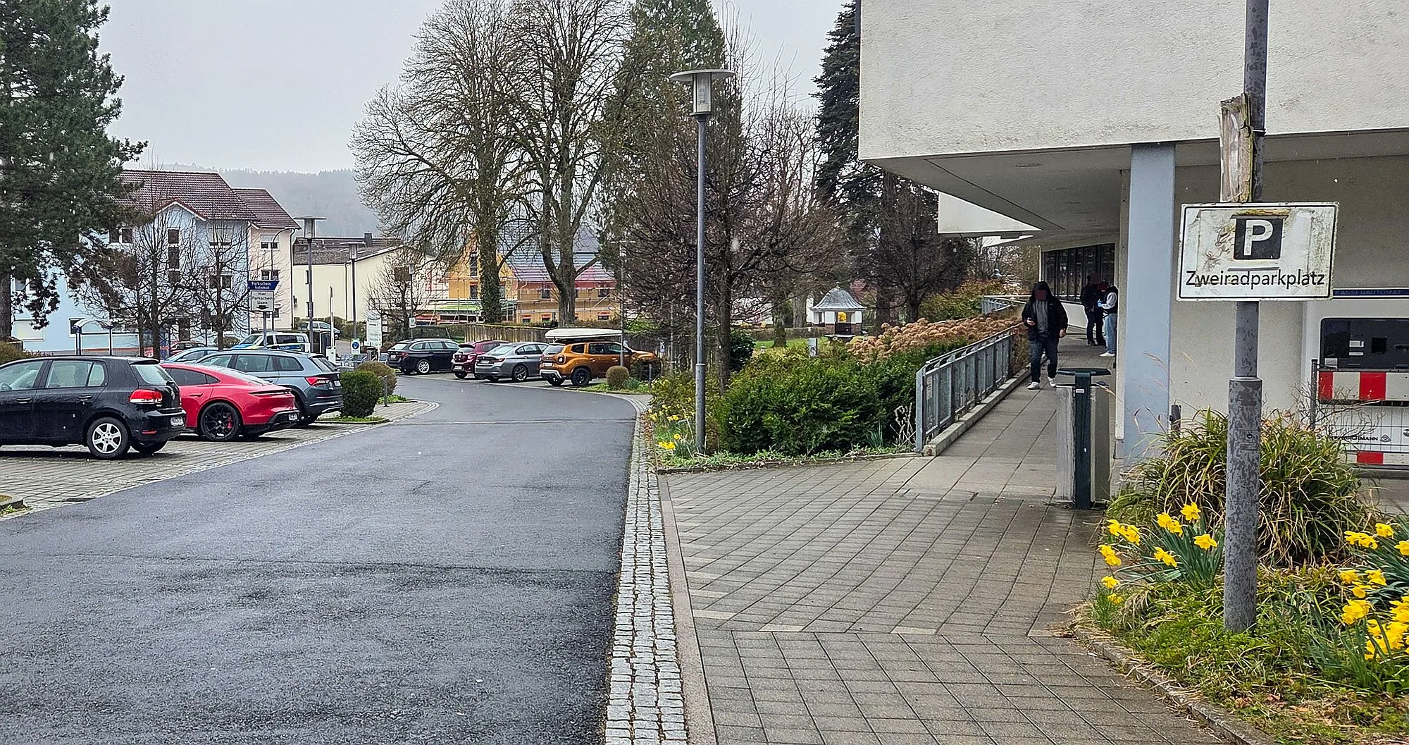 Messerattacke vor Klinik in Schlüchtern: Ermittler schweigen zu Hintergründen