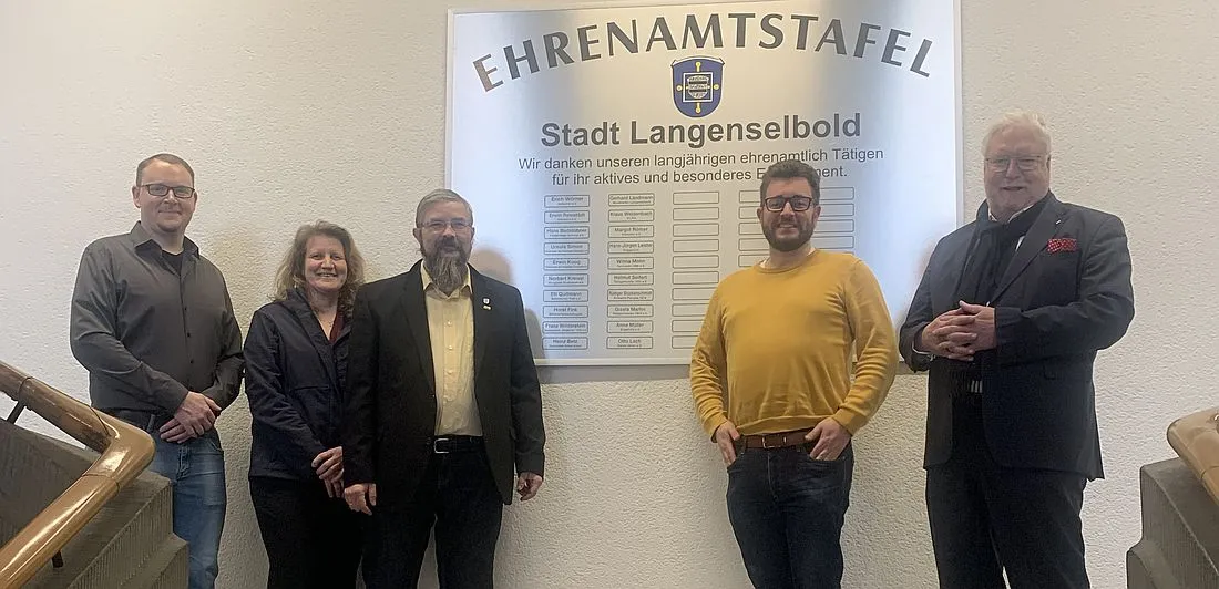 FDP-Ehrenvorsitzender Hahn von Ehrenamtstafel begeistert