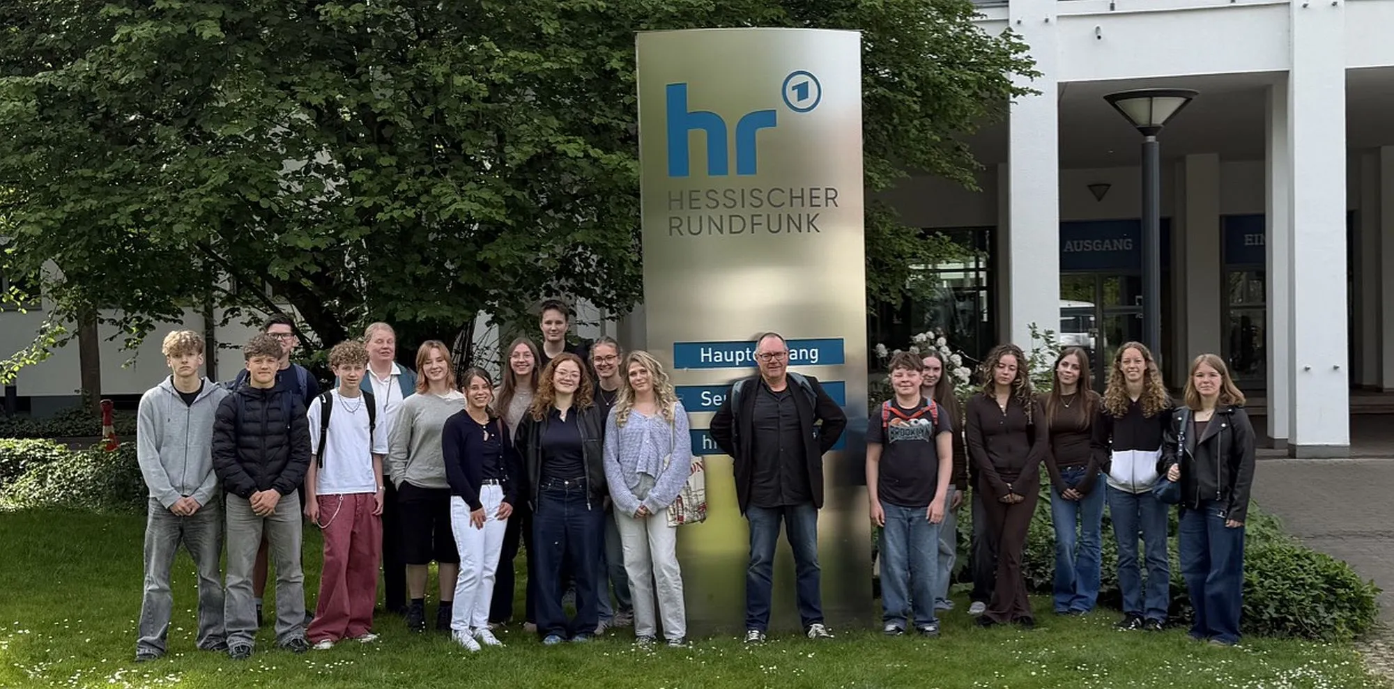 Probenbesuch der Friedrich-August-Genth-Schule im hr-Sendesaal