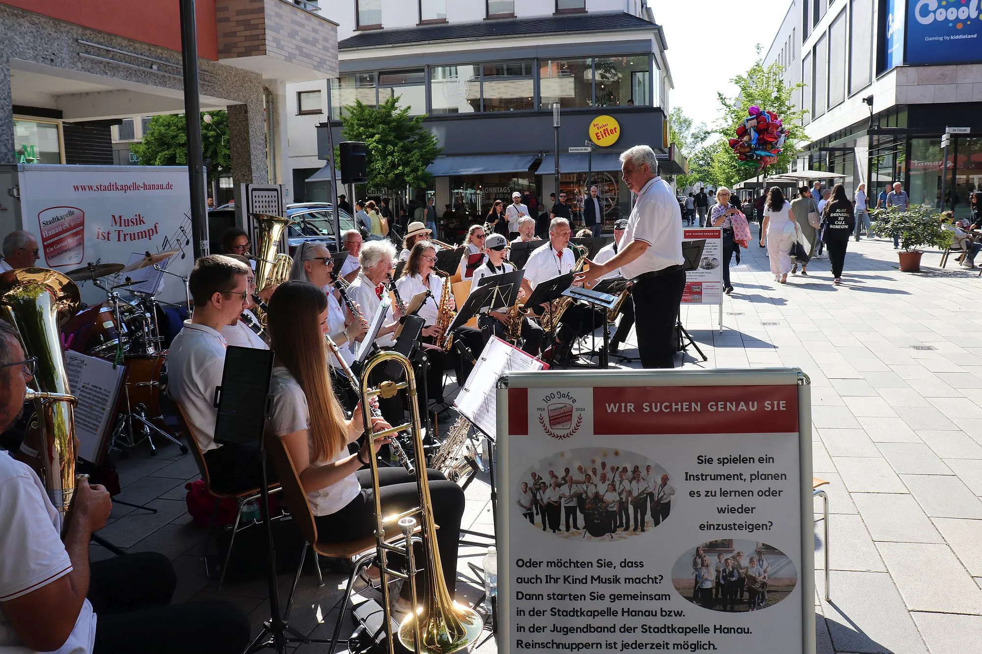 Stadtkapelle startet mit Open-Air-Platzkonzert schwungvoll in die Saison