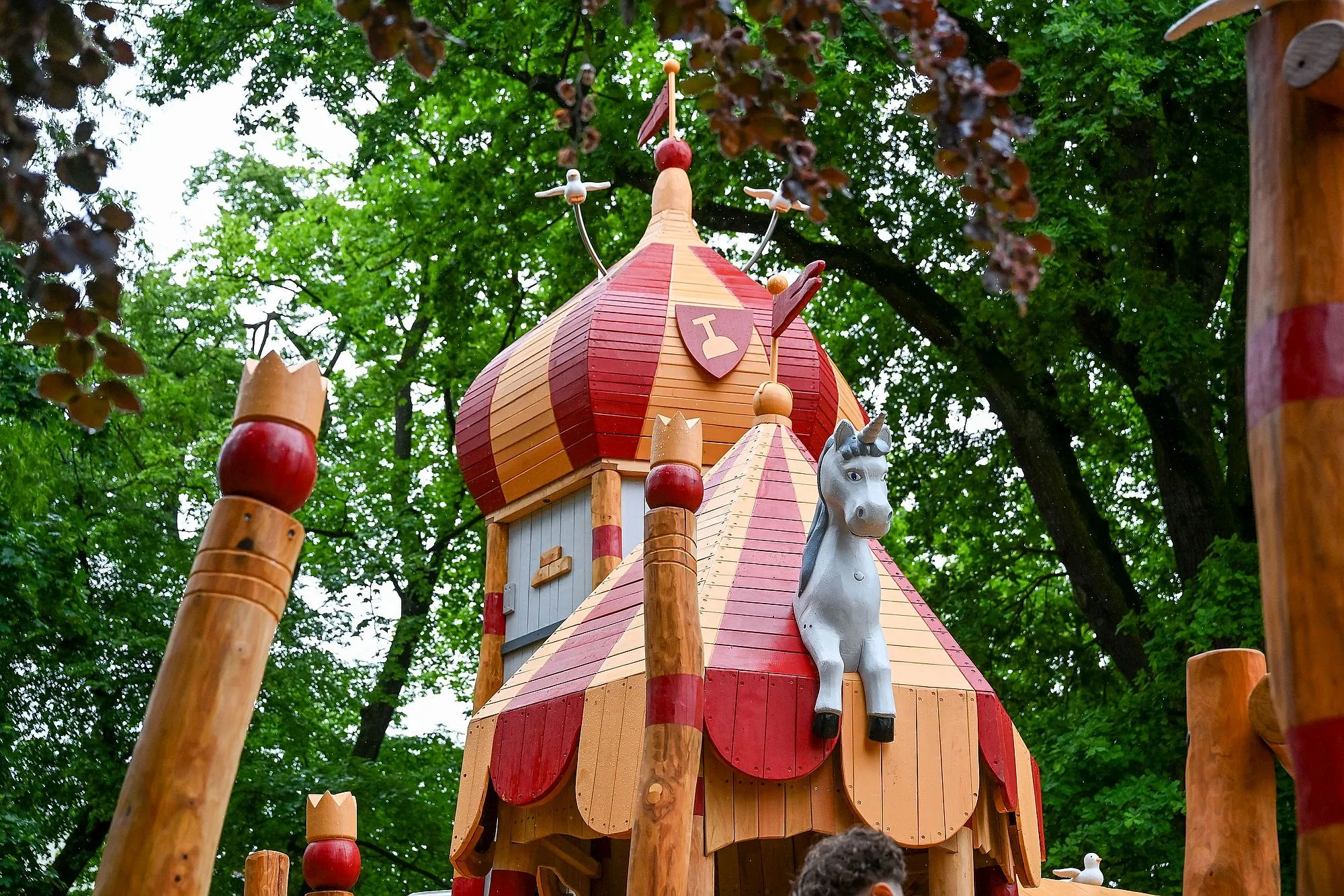 spielplatzschlosgarthu az6