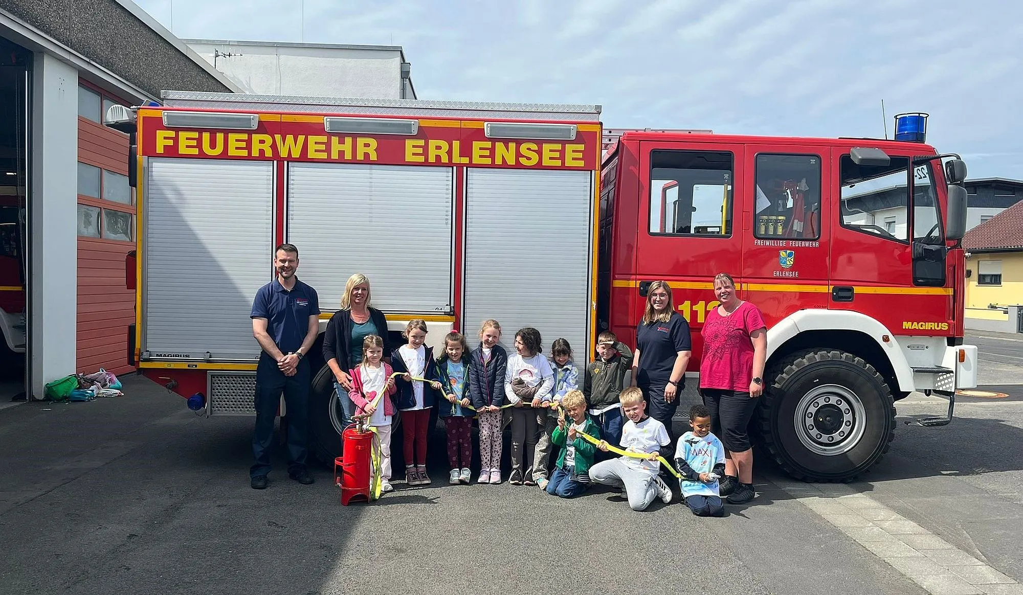 Schulstürmer der KiTa Nelly Sachs erleben die Feuerwehr hautnah