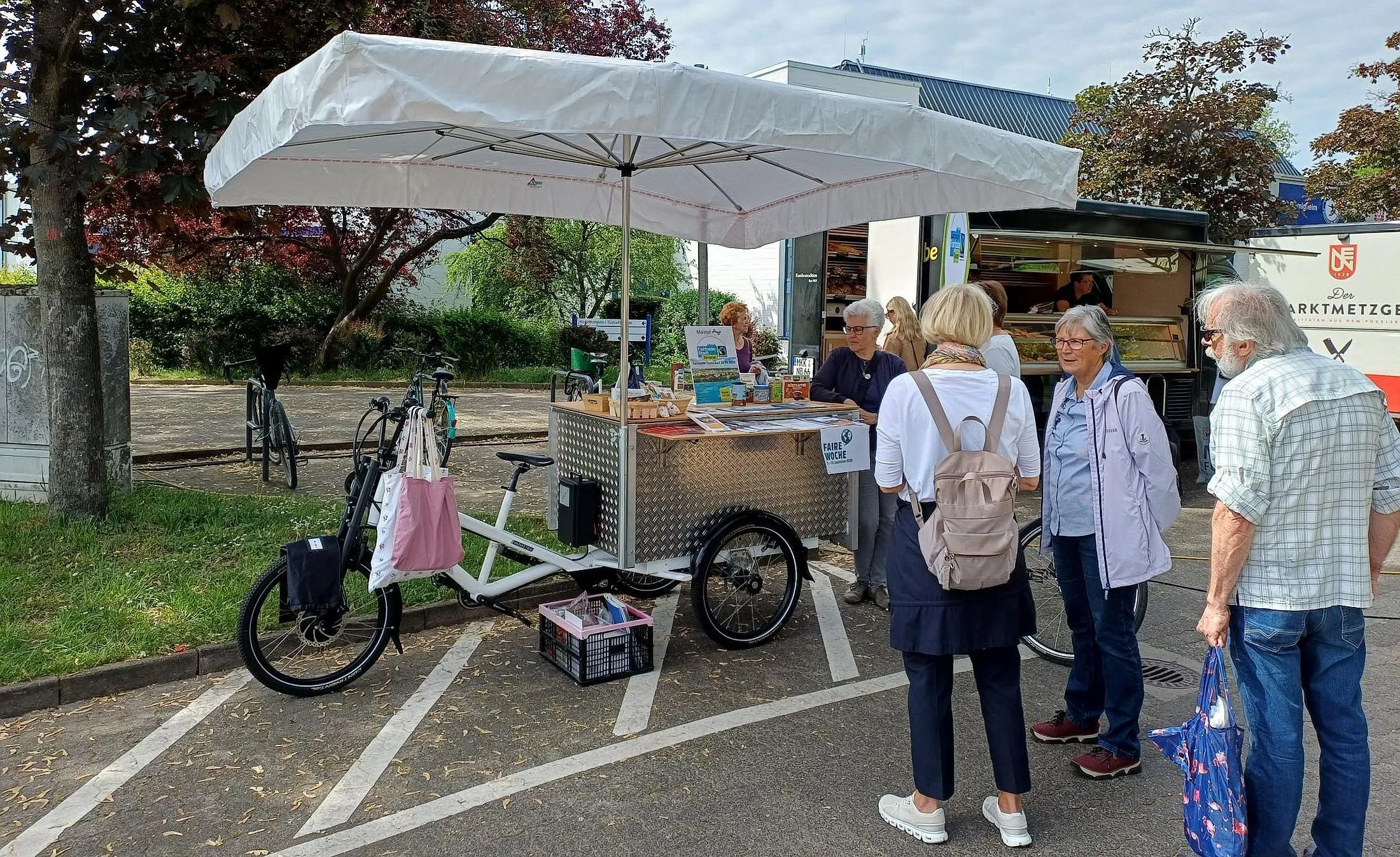 Fairtrade-Aktion auf dem Dörnigheimer Wochenmarkt