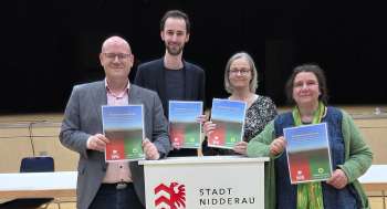 Von links: Vinzenz Bailey, Maximilian Kreuscher, Gabriele Hohmann und Nicole Stahlberg.