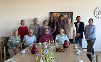 Spendenübergabe des Handarbeitskreises an das TKJE.